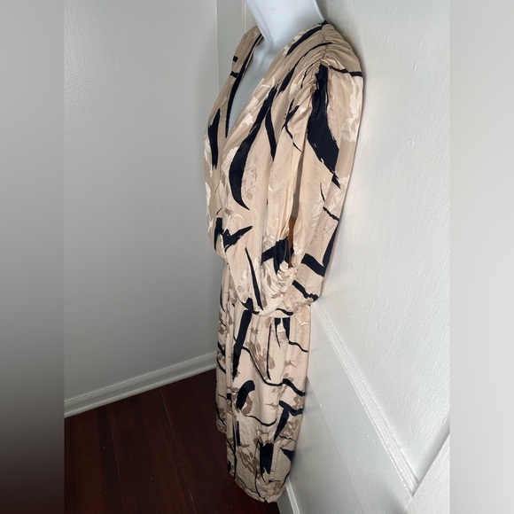 LILLIE RUBIN %100 Silk Beige and Black Women's Dress - Picture 8 of 13